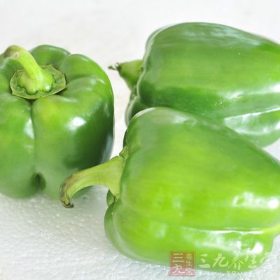 生活中的維生素C來源於新鮮的水果蔬菜比如青椒