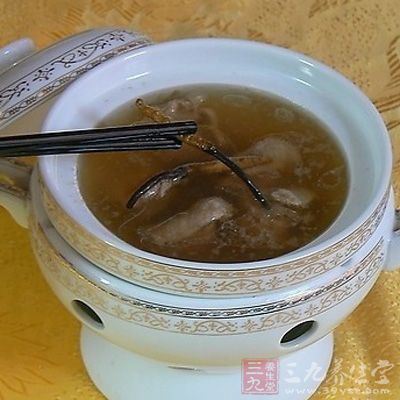 取豬胰1條,豬瘦肉60克,冬菇15克,雪耳9克。先將冬菇洗淨;雪耳浸開洗淨,摘小朵;豬胰、豬瘦肉洗淨,切片 取豬胰1條,豬瘦肉60克,冬菇15克,雪耳9克。先將冬菇洗淨;雪耳浸開洗淨,摘小朵;豬胰、豬瘦肉洗淨,切片