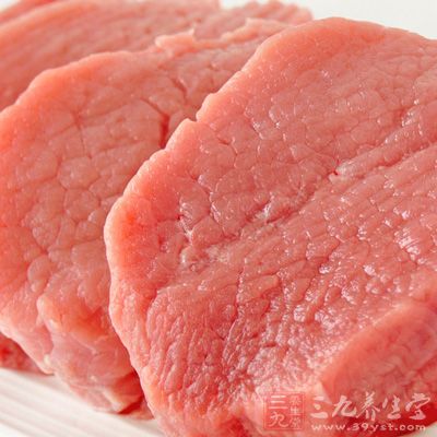 瘦肉洗干淨、切塊,余燙後再沖洗干淨 瘦肉洗干淨、切塊,余燙後再沖洗干淨