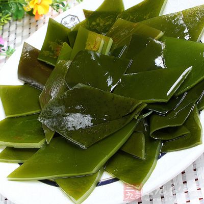材料:海帶100克、蘋果2個、瘦豬肉250克 材料:海帶100克、蘋果2個、瘦豬肉250克