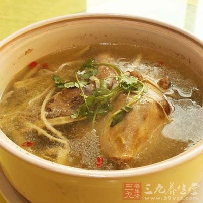 綠筍老鴨湯的做法