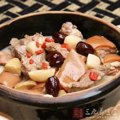 枸杞炖羊肉
