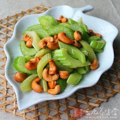 腰果拌西芹