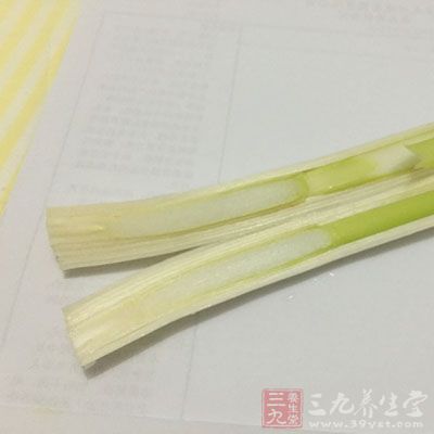 大蔥是我們最常見的一種調味料