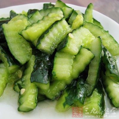 涼拌小黃瓜清脆,是夏季必備下飯菜 涼拌小黃瓜清脆,是夏季必備下飯菜