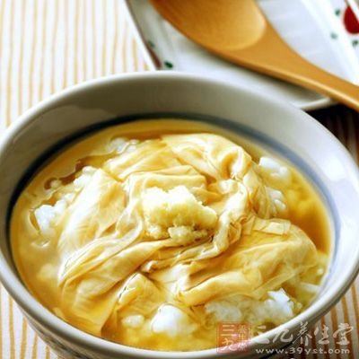 豆腐皮粥潤肺止咳,適合夏季患肺熱咳嗽的孕婦食用 豆腐皮粥潤肺止咳,適合夏季患肺熱咳嗽的孕婦食用