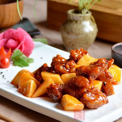 菠蘿咕噜肉材料豐富,做法簡單 菠蘿咕噜肉材料豐富,做法簡單
