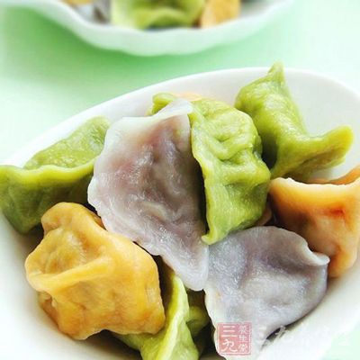 五彩蔬菜餃子的做法