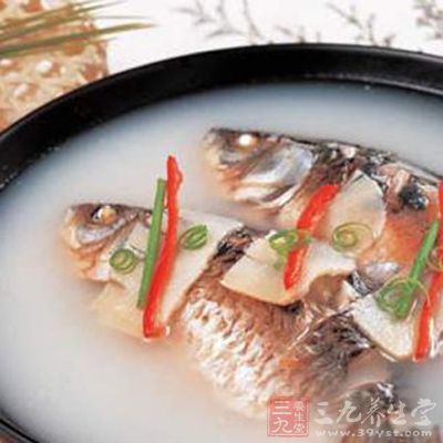 黃芪鲫魚湯