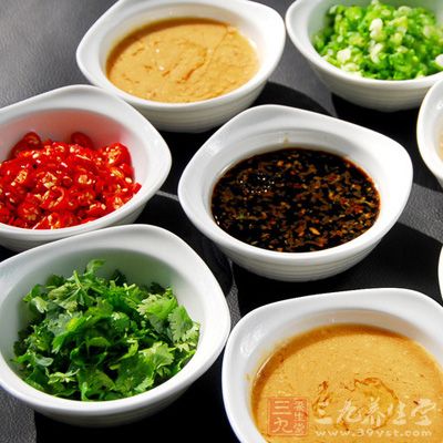 調料:水澱粉、料酒、姜、胡椒粉 調料:水澱粉、料酒、姜、胡椒粉