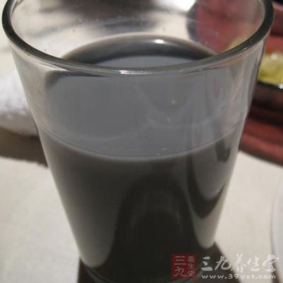 黑豆漿與牛乳相同，不要空腹喝