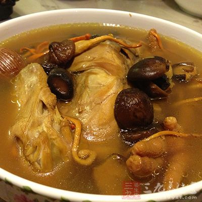 冬蟲草雞湯