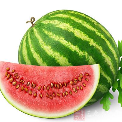 夏天西瓜性涼 夏天西瓜性涼
