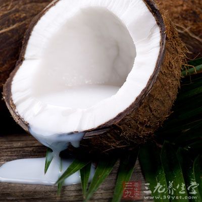 懷孕中期吃椰子好
