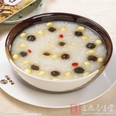 安神助眠桂圓蓮子粥