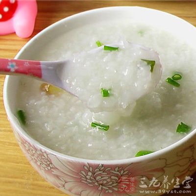 膳食食療糯米含有蛋白質、脂肪、糖類、鈣、磷、鐵、維生素B族 膳食食療糯米含有蛋白質、脂肪、糖類、鈣、磷、鐵、維生素B族