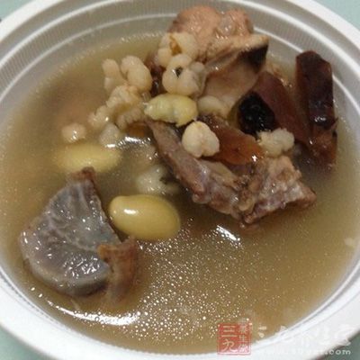 冬瓜皮薏仁土茯苓湯