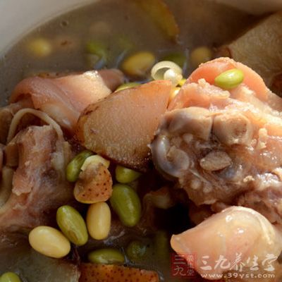 黃豆雪梨豬腳湯
