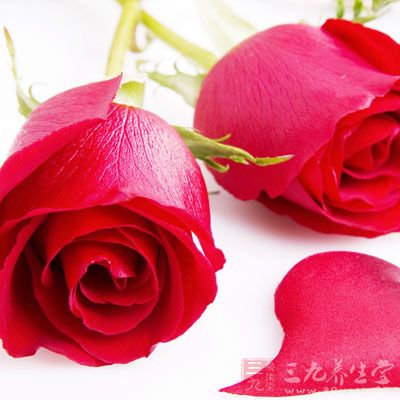 材料：玫瑰花、番茄、檸檬汁、黃瓜、蜂蜜