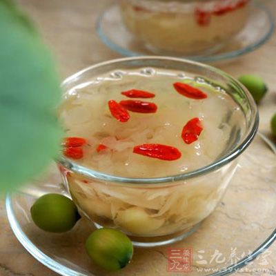 中晚餐前喝湯以半碗為宜 中晚餐前喝湯以半碗為宜