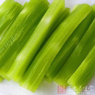 莴筍含有草酸和嘌呤鹼,痛風及泌尿系結石患者食之易加重病情,故不宜食用 莴筍含有草酸和嘌呤鹼,痛風及泌尿系結石患者食之易加重病情,故不宜食用