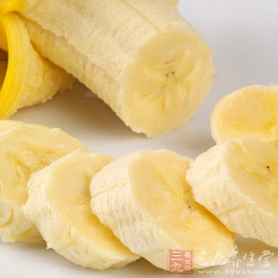 香蕉含能幫助人腦產生羟色胺的物質，能使人的心情變得愉悅、減輕疼痛和憂郁，香蕉還有滑腸和止瀉作用