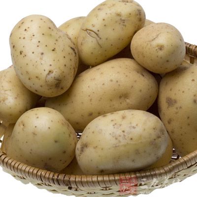 土豆還可治療胃火牙痛、脾虛納少、大便干結、高血壓、高血脂等病症