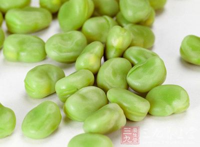 嫩蠶豆可以益氣健脾，利濕消腫