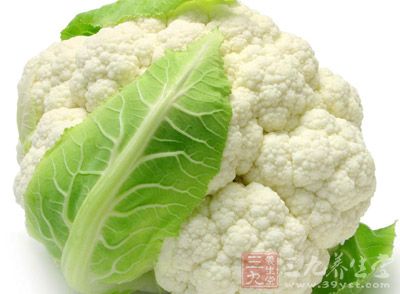 菜花含有大量的蛋白質、脂肪、碳水化合物、食物纖維、維生素等物質