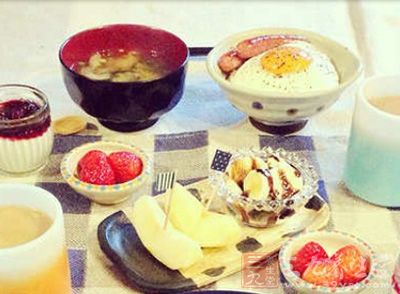 早餐營養專家認為，早餐是一天中最重要的一頓飯