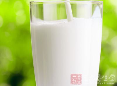牛奶可供給孩子一定量的蛋白質