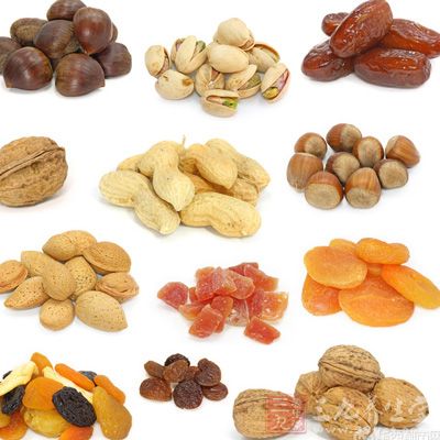 多食補氣血、溫補脾腎的食物，如蓮子、桂圓、大棗