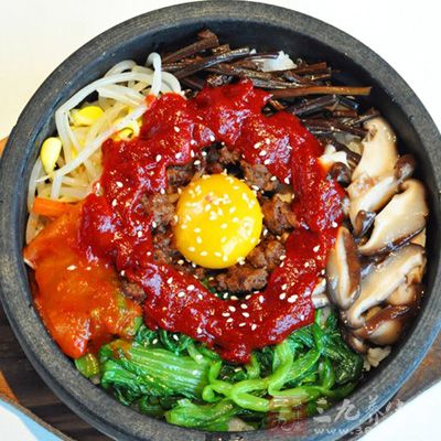 石鍋拌飯營養豐富且熱量不高