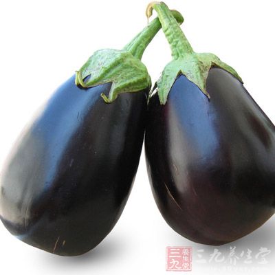 老茄子顏色光亮發光滑，皮厚而緊，肉堅子實，肉子容易分離，子黃硬，重量大，有的帶苦味