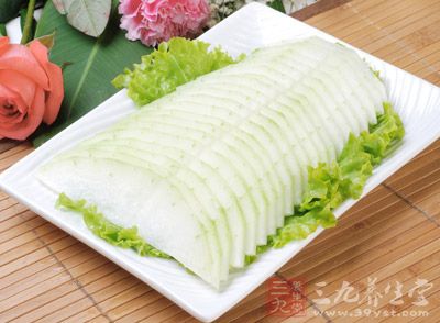 冬瓜含有較多的蛋白質、糖類及少量的鈣、磷、鐵等礦物質和多種維生素等營養素