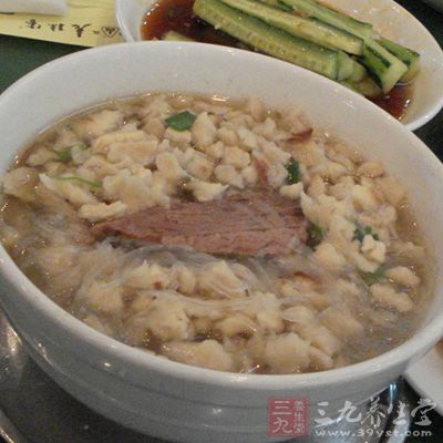 羊肉泡馍是陝西的風味美館