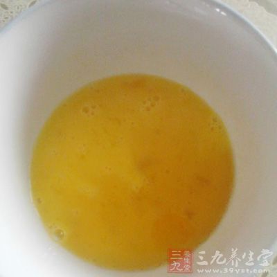 最後再將准備好的雞蛋液倒進去