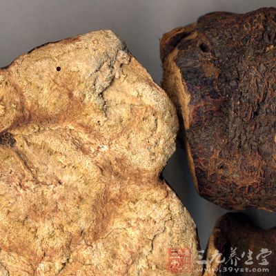 有生何首烏和制何首烏，只有制首烏能補益精血、烏須發、強筋骨、補肝腎