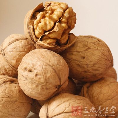 核桃：味甘、性溫，入腎、肺、大腸經