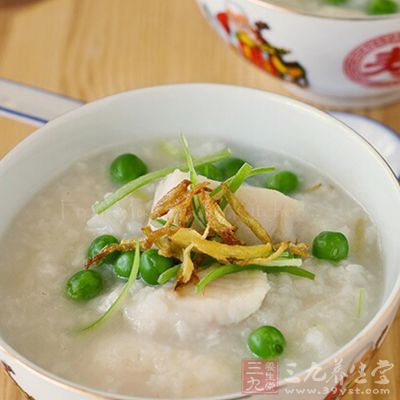 適合青少年吃的粥有核桃粥、黑芝麻粥、黑豆粥、黑棗粥、瘦肉粥、魚肉粥