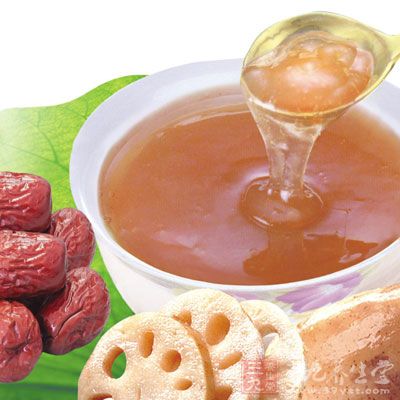 蓮藕生用性寒，所以藕粉有清熱涼血作用