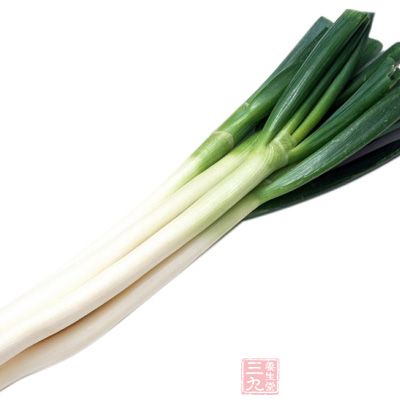 輔料:大蔥10克,姜6克 輔料:大蔥10克,姜6克