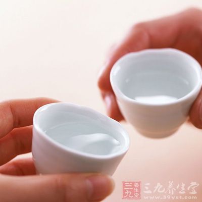 不再喝酒,尤其是啤酒點滴不沾 不再喝酒,尤其是啤酒點滴不沾