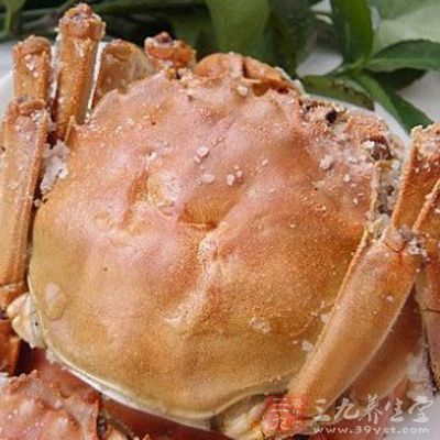 糕蟹2只(約600克)，粗鹽二包，錫紙一張
