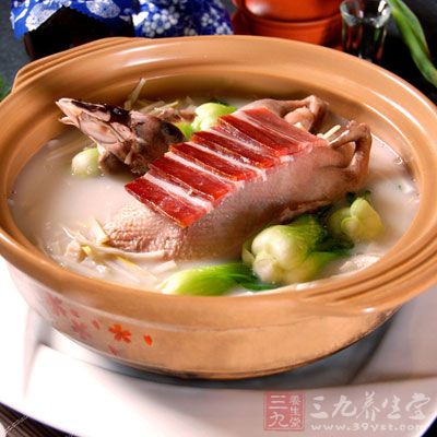 飯後喝湯會把已被消化液混合好的食糜稀釋
