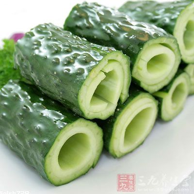 黃瓜中所含的丙醇二酸，可抑制糖類物質轉變為脂肪