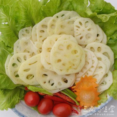 藕中含有黏液蛋白和膳食纖維，能與人體內膽酸鹽，食物中的膽固醇及甘油三酯結合