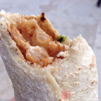 很多朋友都比較喜歡吃大餅油條，但是他們不放心外面買的油條