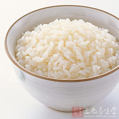 中餐，米飯，清蒸魚