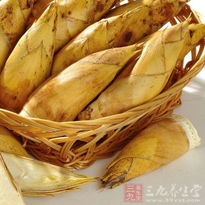 麂子肉250克、冬筍150克